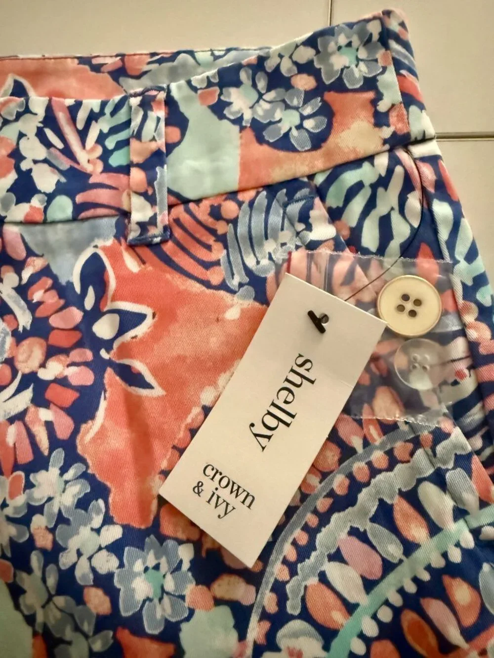 NWT Size 8 Crown & Ivy Paisley Scalloped Shorts Hem 4” Inseam